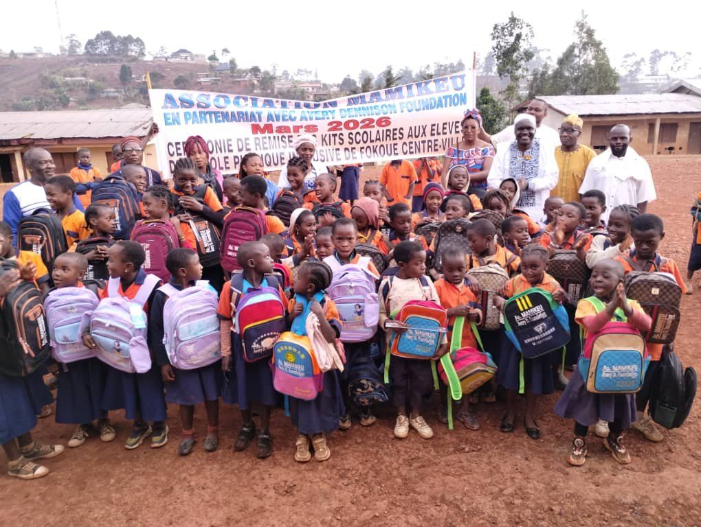 Cérémonie de remise des kits scolaires à l'école publique inclusive de Fokoué Centre-Ville
